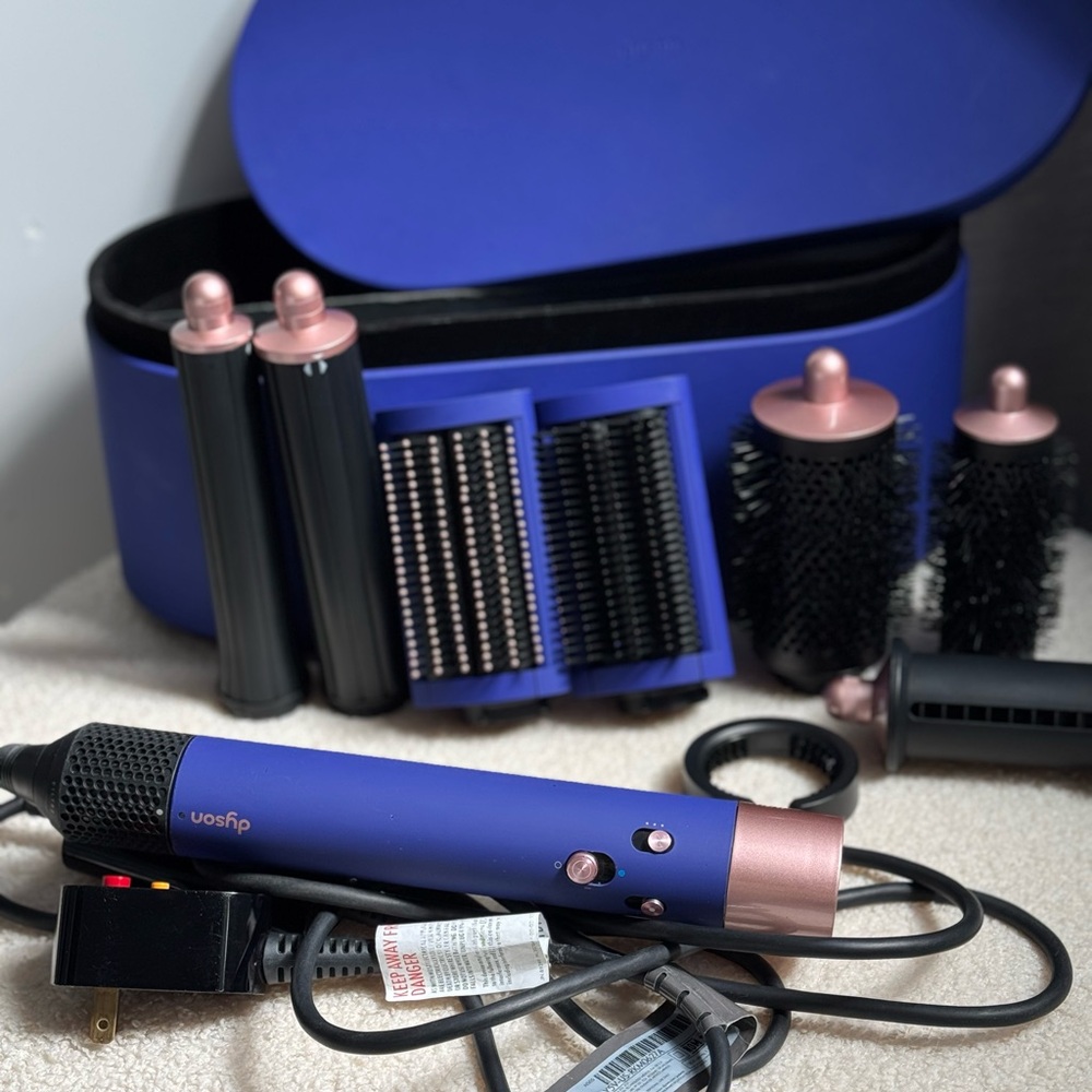 Dyson - Special Edition Airwrap ™ Multi-Styler
Complete Long
